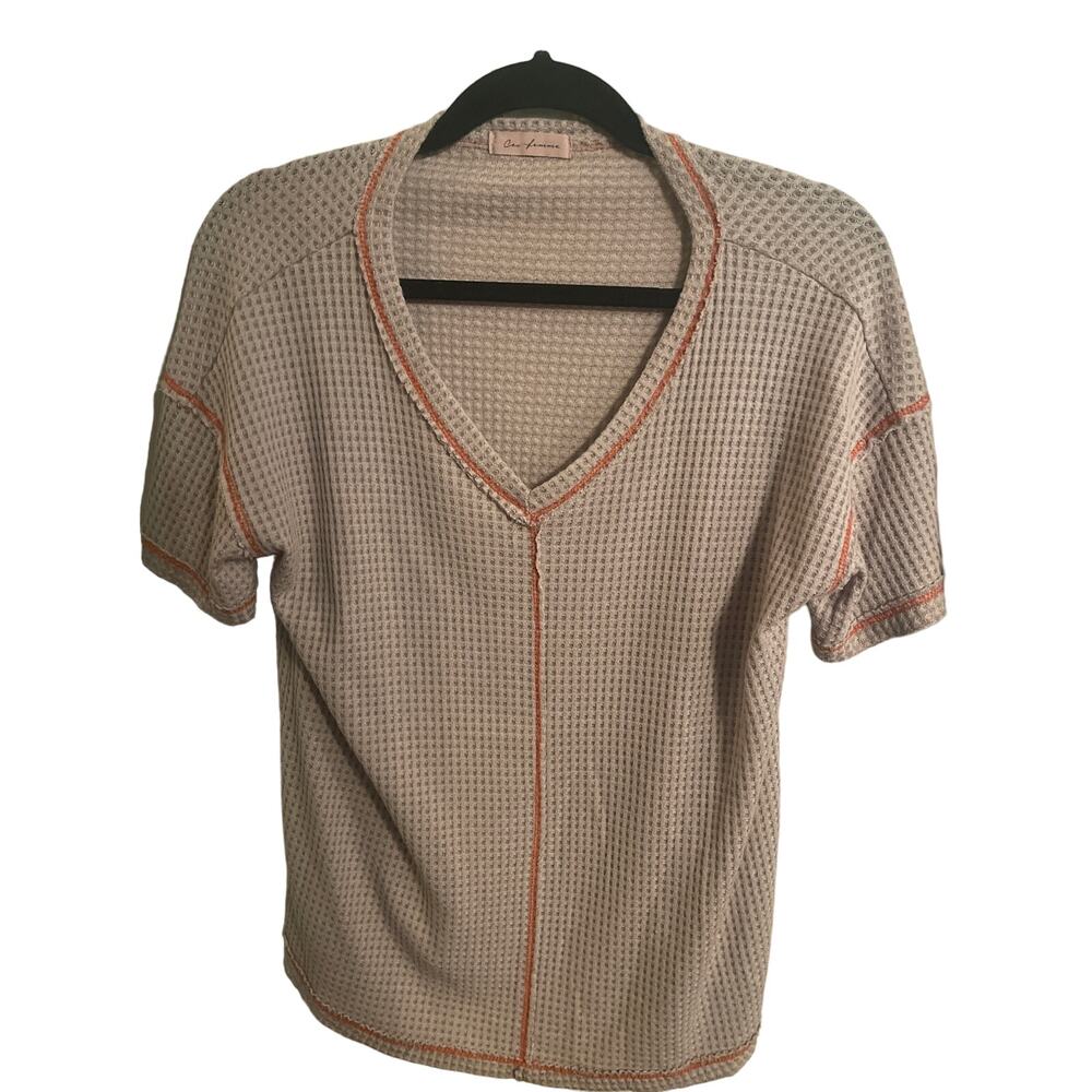 Women’s short sleeve medium top